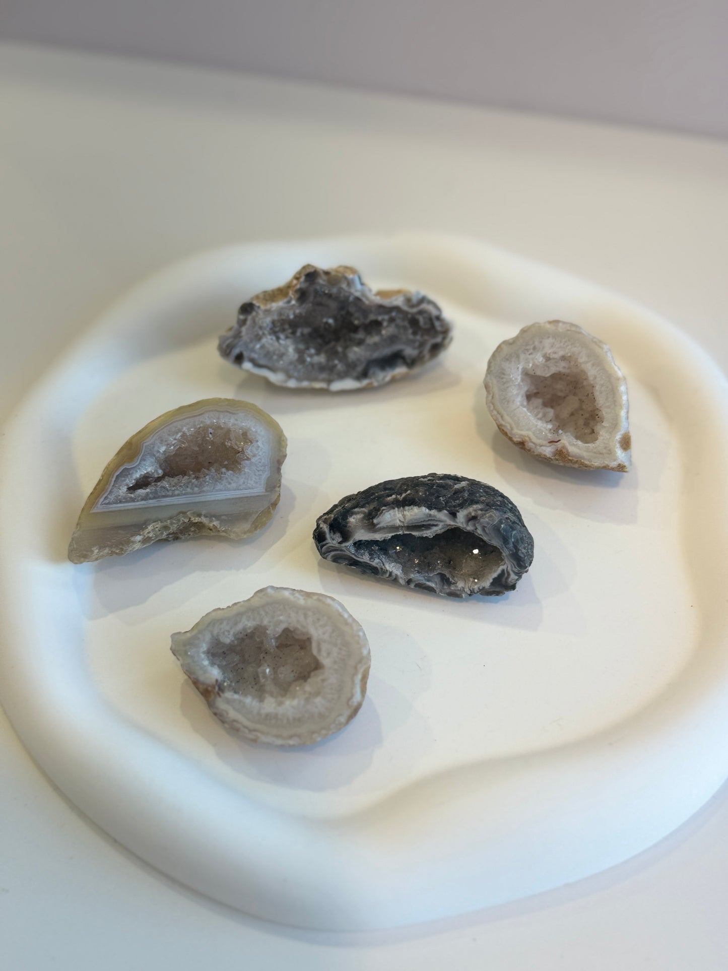 Agate Geode Halve - Sml - Intuitively Selected